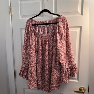 Floral, flowy top💐